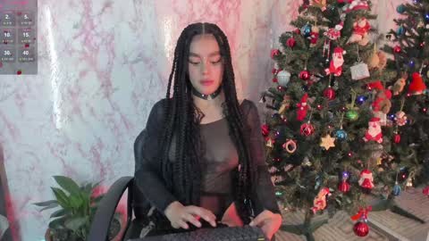 Snapshot of lauren_camila1 chatting on December 2024 02:04:01 AM Lau online show from December 2024 02:04:01 AM