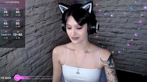 Snapshot of lauren_raquel chatting on December 2024 03:01:02 PM Eva online show from December 2024 03:01:02 PM
