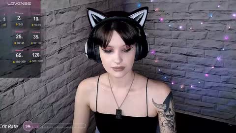 Snapshot of lauren_raquel chatting on December 2024 05:19:02 PM Eva online show from December 2024 05:19:02 PM