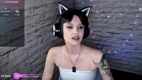 Snapshot of lauren_raquel chatting on January 2025 06:12:02 PM Eva online show from January 2025 06:12:02 PM