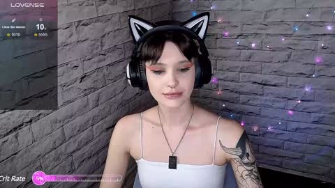 Snapshot of lauren_raquel chatting on January 2025 11:26:01 AM Eva online show from January 2025 11:26:01 AM