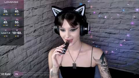 Snapshot of lauren_raquel chatting on January 2025 06:46:01 PM Eva online show from January 2025 06:46:01 PM