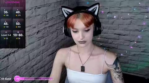 Snapshot of lauren_raquel chatting on March 2025 05:43:02 PM Eva online show from March 2025 05:43:02 PM
