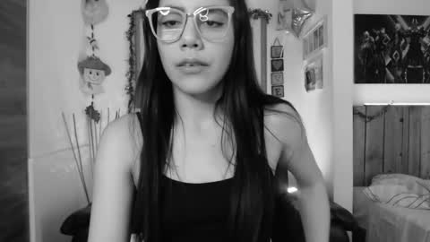 Snapshot of lauren_sweet7 chatting on December 2024 09:19:02 PM Lauren online show from December 2024 09:19:02 PM