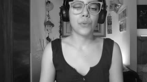 Snapshot of lauren_sweet7 chatting on December 2024 12:28:01 AM Lauren online show from December 2024 12:28:01 AM