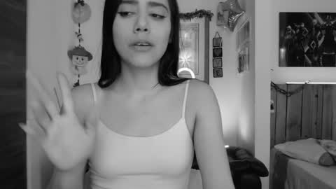 Snapshot of lauren_sweet7 chatting on December 2024 08:40:02 PM Lauren online show from December 2024 08:40:02 PM