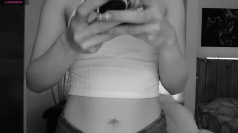 Snapshot of lauren_sweet7 chatting on December 2024 11:50:01 PM Lauren online show from December 2024 11:50:01 PM