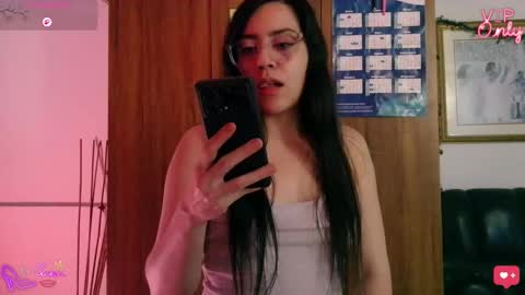 Lauren online show from March 2026 05:09:02 AM