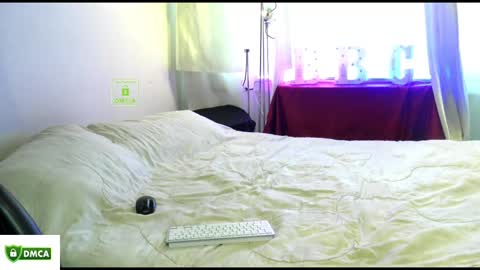 Lauren Abril online show from February 2025 06:01:01 PM