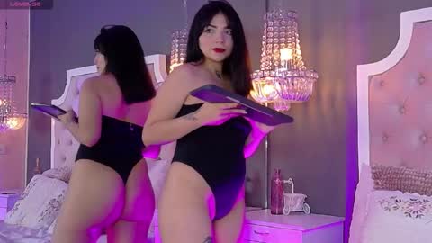 Lauren  online show from October 2025 04:17:02 PM