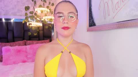 Snapshot of laurenblonde22 chatting on December 2024 02:05:02 PM Lauren Blonde online show from December 2024 02:05:02 PM