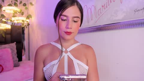 Snapshot of laurenblonde22 chatting on January 2025 02:57:01 PM Lauren Blonde online show from January 2025 02:57:01 PM
