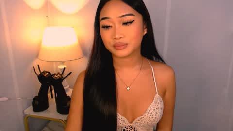 Snapshot of laurenfox16 chatting on November 2025 06:41:02 PM chloe3 online show from November 2025 06:41:02 PM