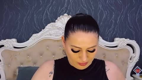 Laura online show from April 2026 02:08:02 PM