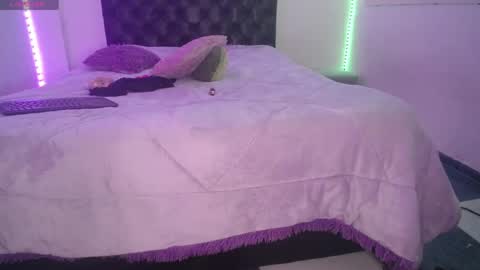 laurenkenner28_ online show from May 2026 06:46:01 PM
