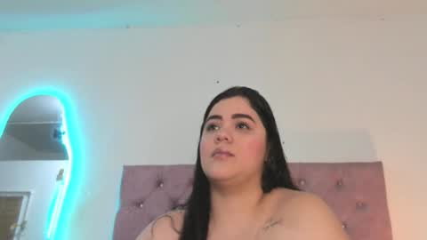 laurenlaine online show from May 2026 02:23:01 PM