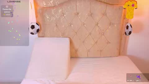 laurenn_smitth online show from June 2026 12:40:02 PM