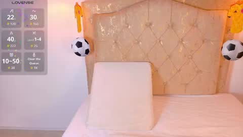 laurenn_smitth online show from June 2026 12:41:02 PM