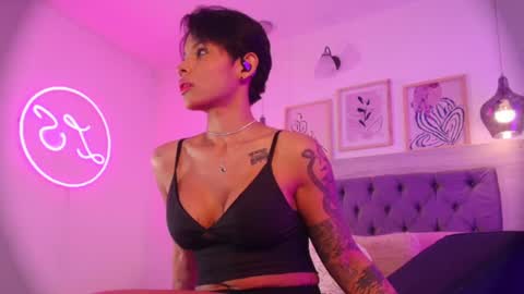 Lauren Saenz online show from June 2026 12:04:02 PM
