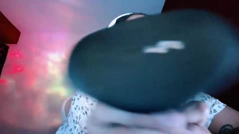 Laurent online show from February 2025 06:01:01 AM