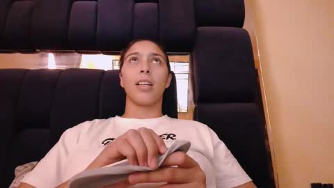 Laurent online show from February 2025 08:58:02 PM