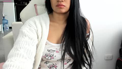 Snapshot of laurent_jones chatting on December 2024 01:21:01 PM daniela angel online show from December 2024 01:21:01 PM