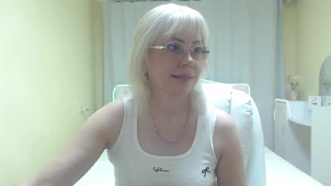 Snapshot of laurenwishy chatting on May 2026 05:34:01 AM Lauren online show from May 2026 05:34:01 AM