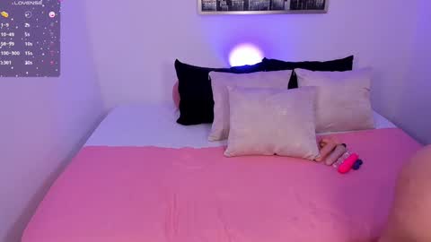 Lauren  online show from January 2025 03:54:02 AM