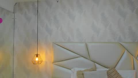 Laurent online show from November 2025 11:54:02 AM