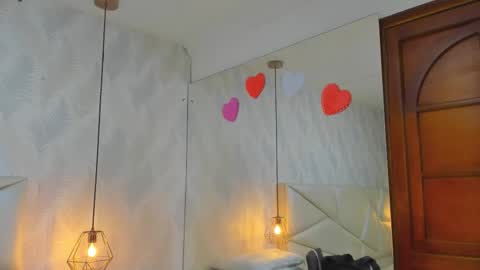 Laurent online show from November 2025 10:37:02 AM