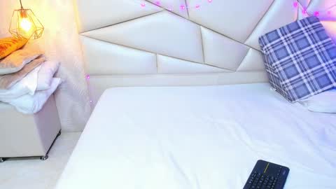 Laurent online show from February 2026 11:59:01 AM