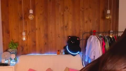 Annie online show from March 2026 07:35:01 PM