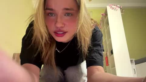 Bella online show from April 2026 09:35:02 AM