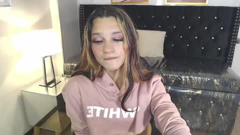 Laurita  online show from January 2025 12:47:02 PM