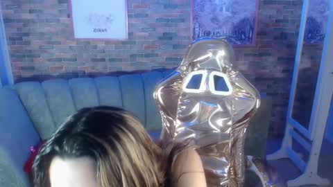 Laurita  online show from February 2025 11:15:02 PM