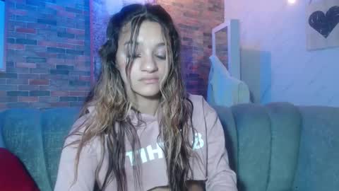 Laurita  online show from March 2025 11:49:02 PM