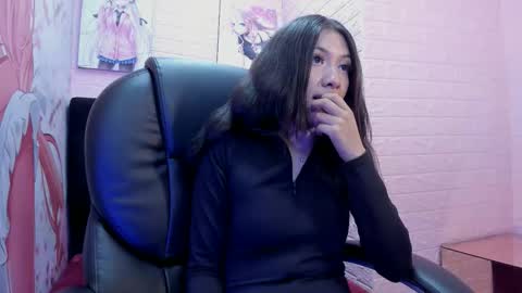 Snapshot of laurynandnarem chatting on February 2026 04:35:02 AM Laury and Narem online show from February 2026 04:35:02 AM