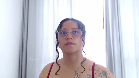 Snapshot of lauu_jones chatting on October 2025 07:34:02 PM Laura online show from October 2025 07:34:02 PM