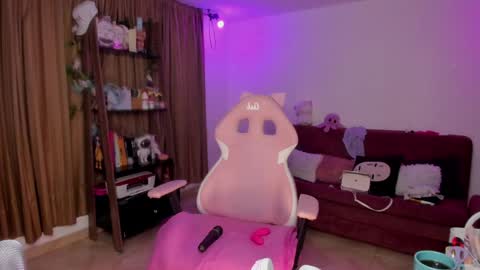          online show from January 2025 09:02:02 AM