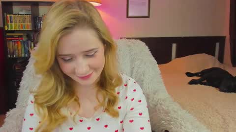Snapshot of lavender_tender chatting on September 2025 07:47:01 PM Lav online show from September 2025 07:47:01 PM