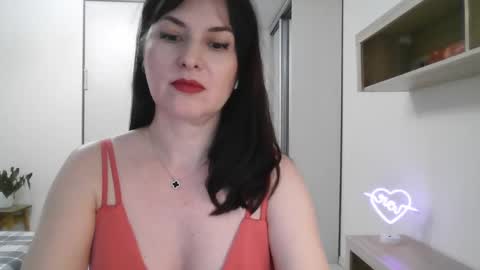 Snapshot of lavender_victoria chatting on February 2025 07:38:01 PM Diana online show from February 2025 07:38:01 PM