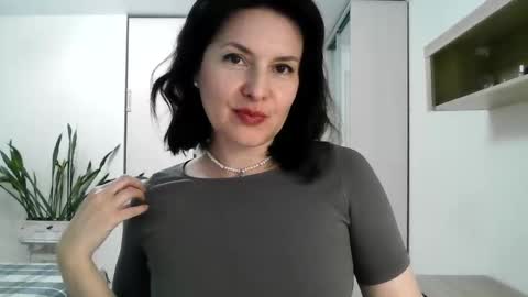 Snapshot of lavender_victoria chatting on September 2025 06:07:01 PM Diana online show from September 2025 06:07:01 PM