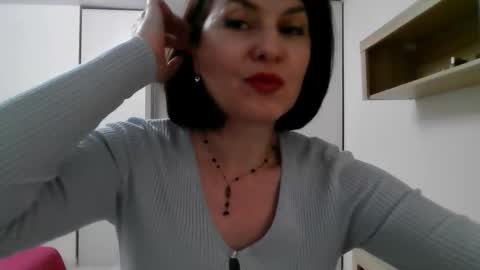 Snapshot of lavender_victoria chatting on November 2025 05:56:01 PM Diana online show from November 2025 05:56:01 PM