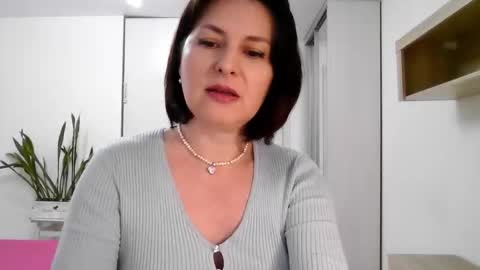 Snapshot of lavender_victoria chatting on November 2025 06:09:02 PM Diana online show from November 2025 06:09:02 PM