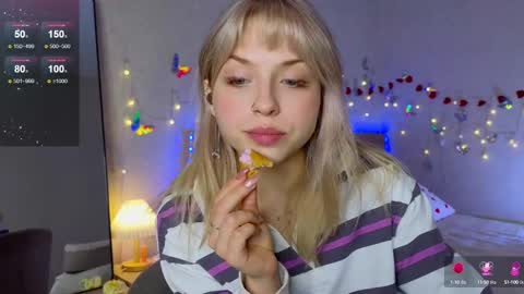 Snapshot of lavenderlav chatting on March 2025 01:23:02 PM Melissa online show from March 2025 01:23:02 PM