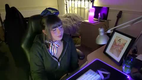 Snapshot of lavenderrzz19 chatting on November 2025 12:38:02 PM Lavenderrzz online show from November 2025 12:38:02 PM