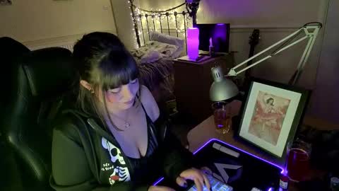 Snapshot of lavenderrzz19 chatting on November 2025 02:39:01 PM Lavenderrzz online show from November 2025 02:39:01 PM