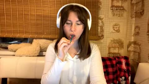 Snapshot of lavinabinney chatting on December 2025 03:20:01 PM Emily online show from December 2025 03:20:01 PM