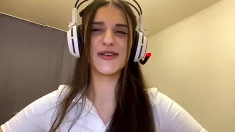 Elina online show from February 2026 03:48:02 PM