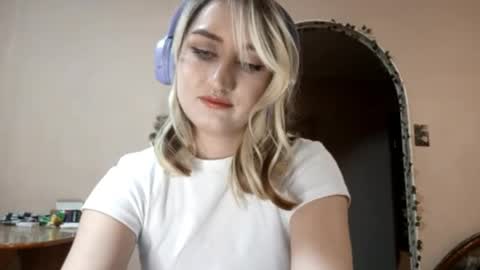 Ann online show from November 2025 10:27:01 AM